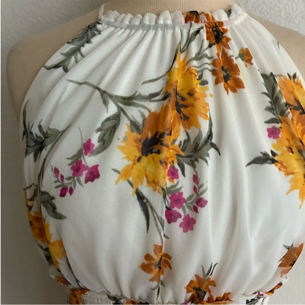 ❤️$10 Express floral tank - Picture 2 of 9